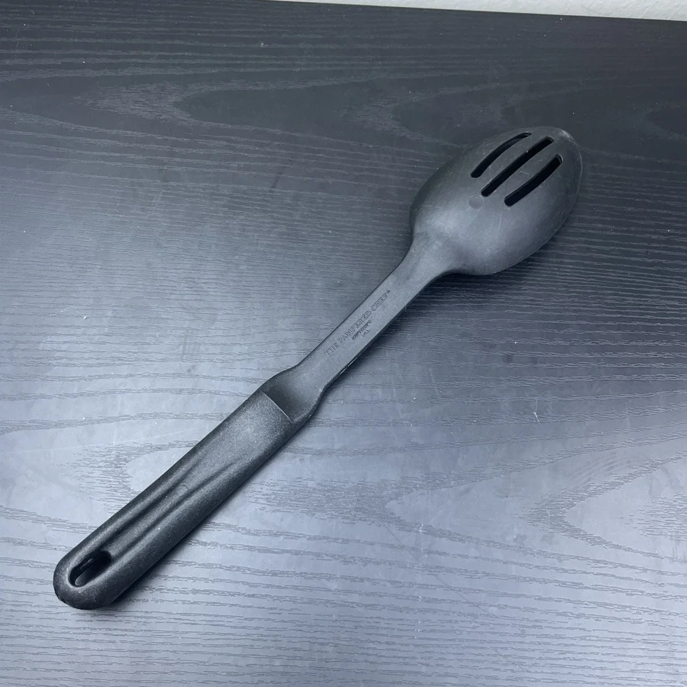 Pampered Chef #2336 Black Nylon Slotted Spoon – 13